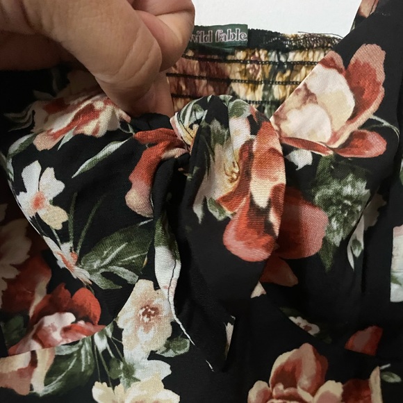 Wild Fable Crop Top Floral worn once - Picture 2 of 3